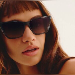 Quay CALL THE SHOTS REMIXED cat eye Sunglasses